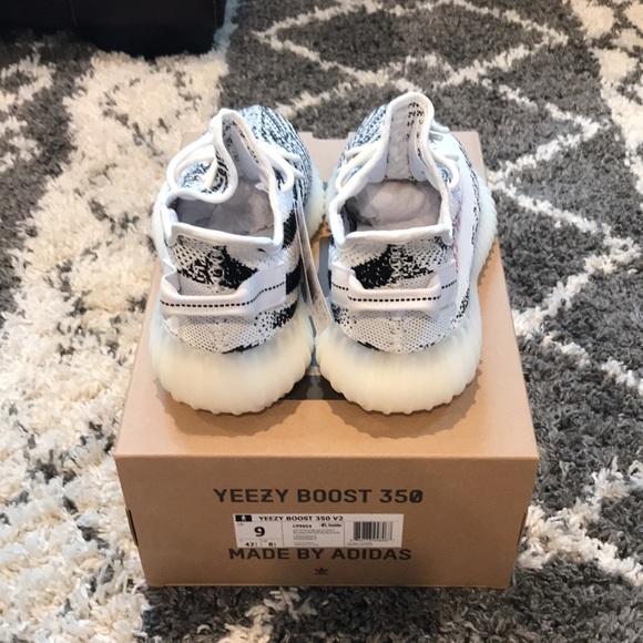 [NEW] Yeezy 350 V2 “Zebra” Size 9 - Picture 5 of 9